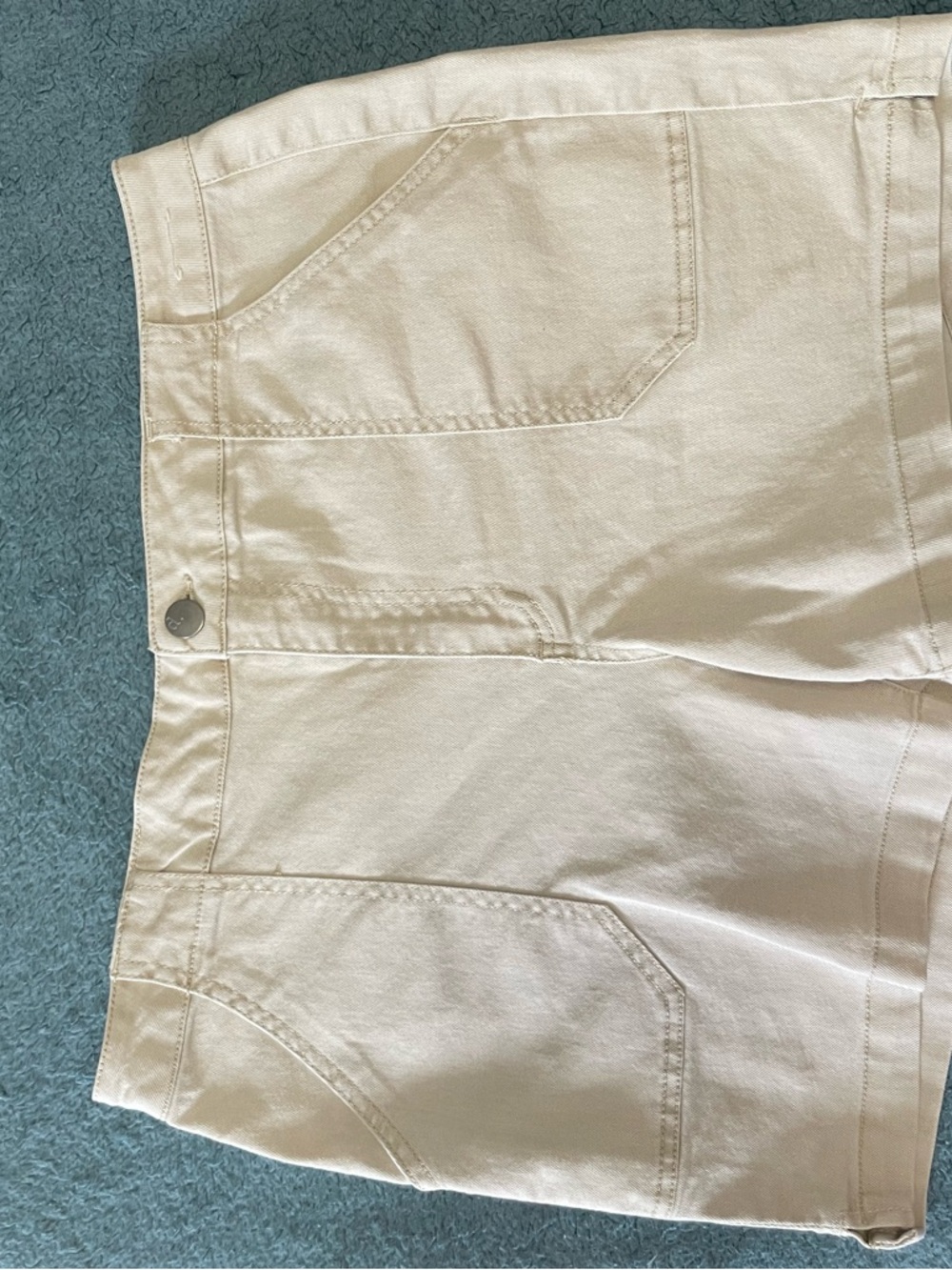 D. Jeans Classic Cream High-Waist Denim Shorts